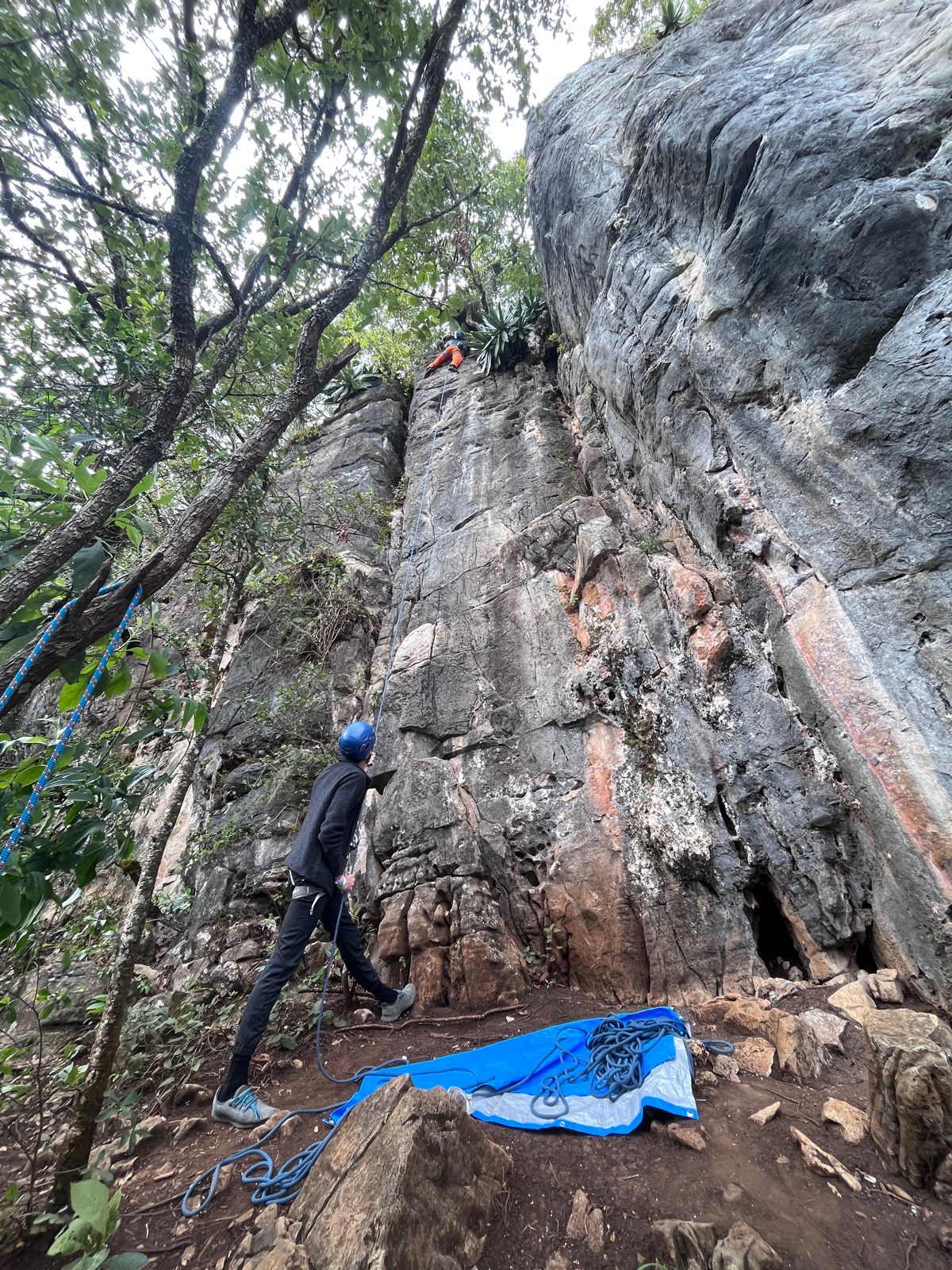 ESCALADA EN ROCA EN SAN CRISTÓBAL