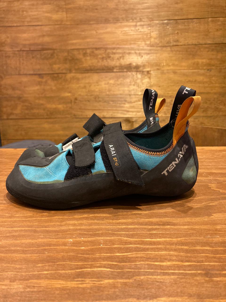 ZAPATOS PARA ESCALAR-SEGUNDA MANO-ARAI-ST U-TENAYA-25.5CM