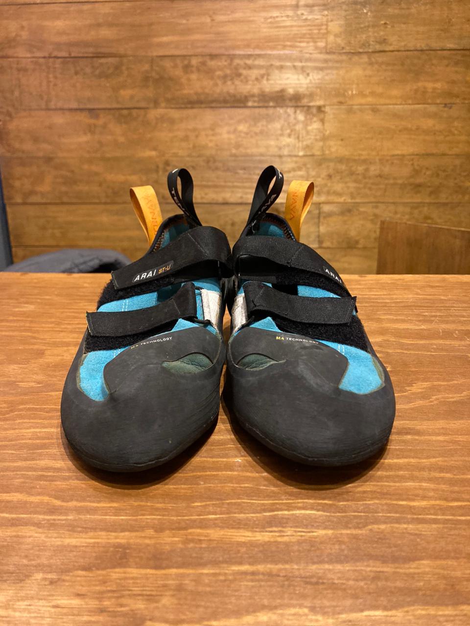ZAPATOS PARA ESCALAR-SEGUNDA MANO-ARAI-ST U-TENAYA-25.5CM