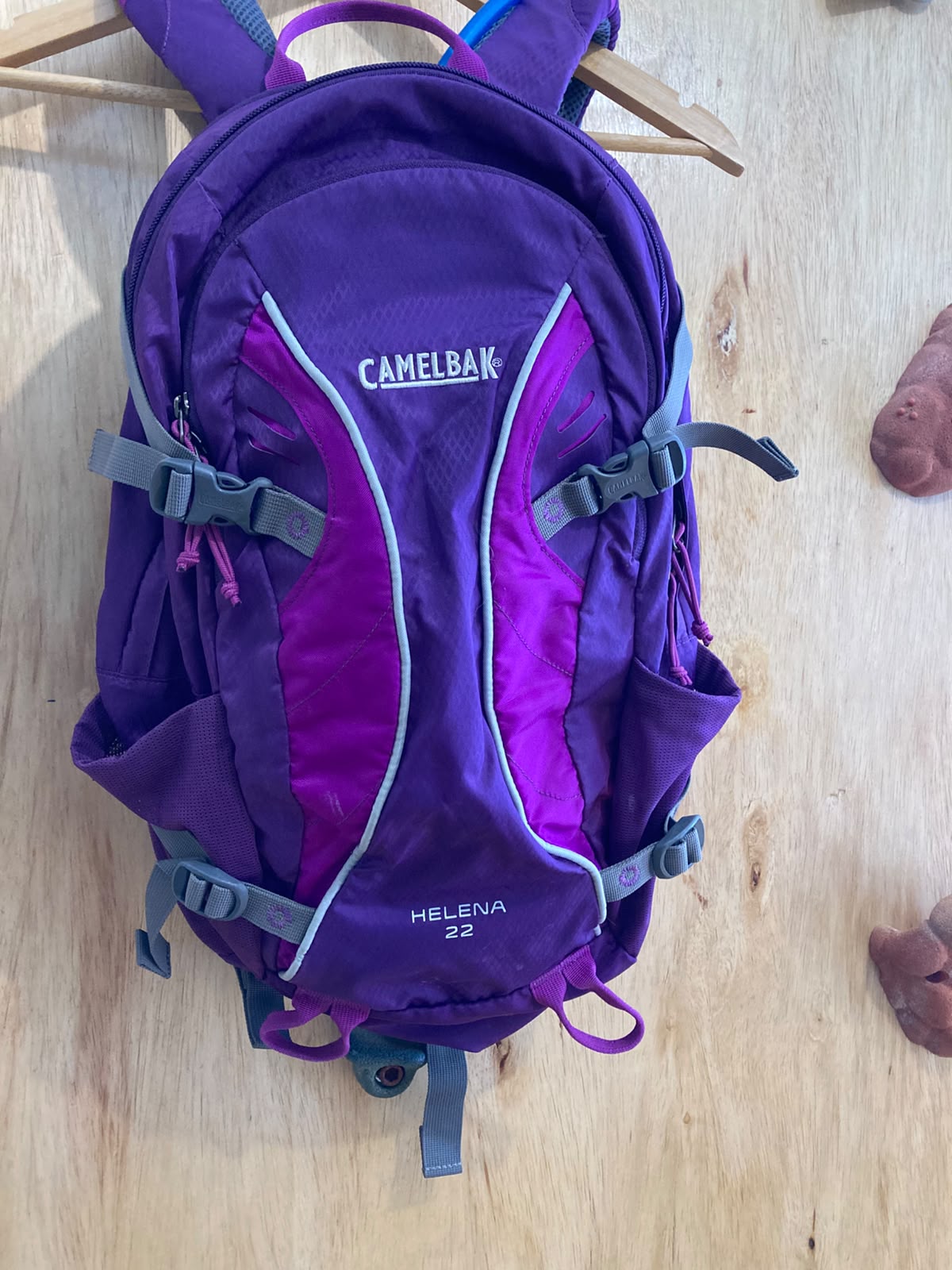 MOCHILA DE HIDRATACION-SEGUNDA MANO-HELENA 22 LITROS-CAMELCACK