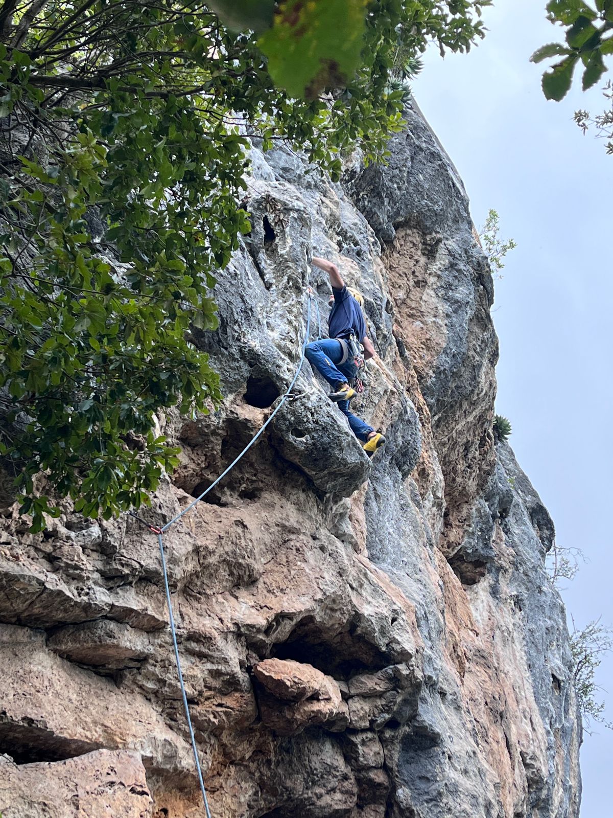 ESCALADA EN ROCA EN SAN CRISTÓBAL