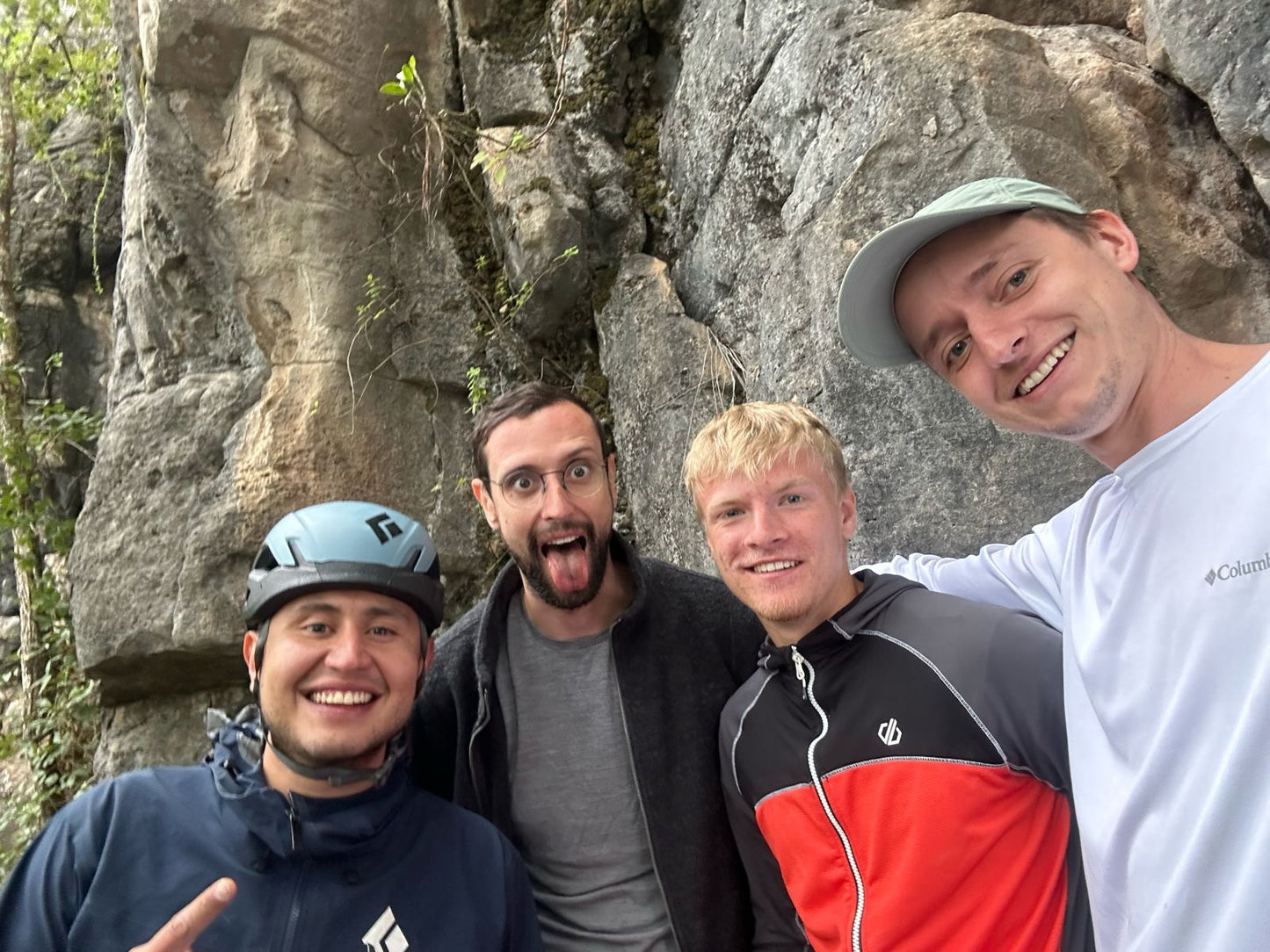 ESCALADA EN ROCA EN SAN CRISTÓBAL