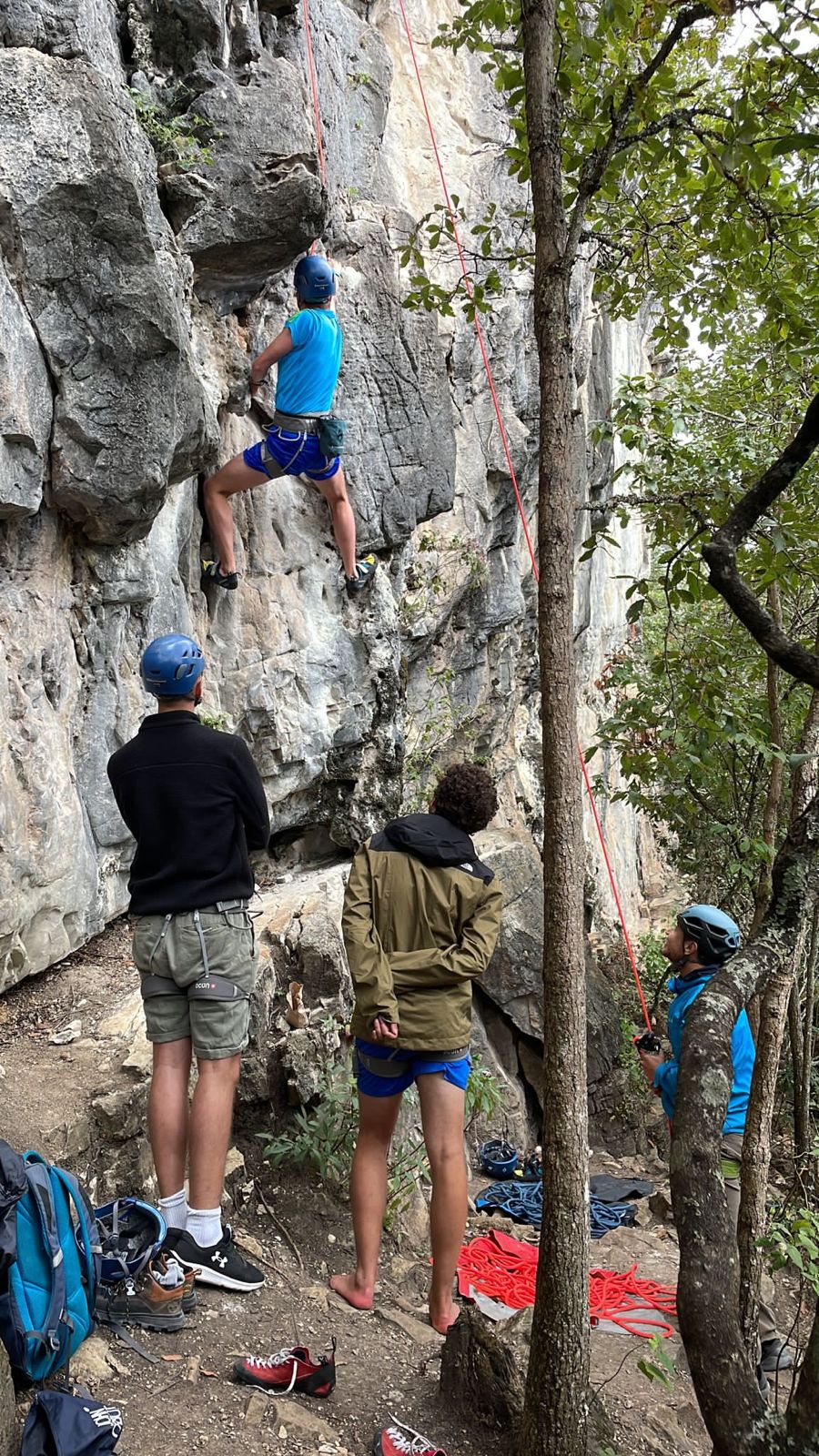 ESCALADA EN ROCA EN SAN CRISTÓBAL